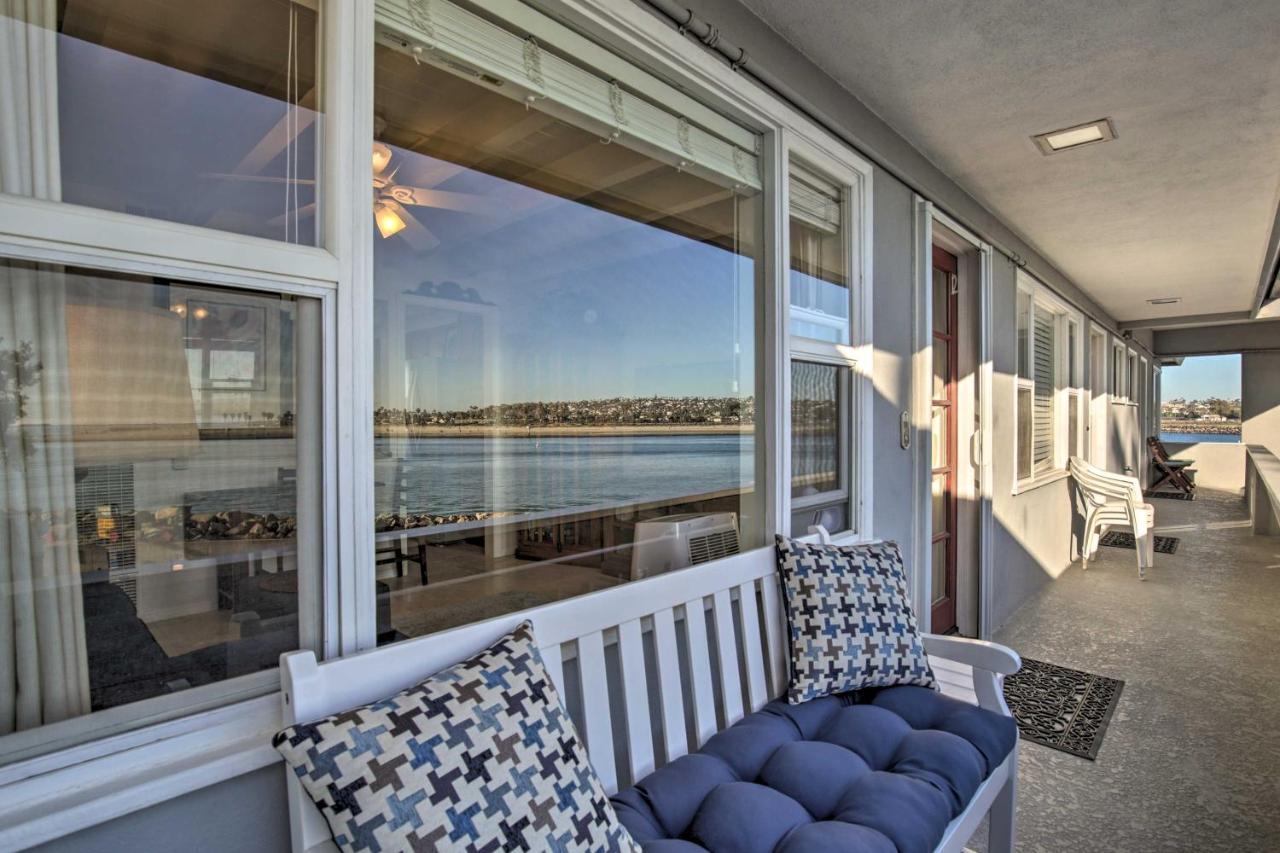 Apartment Hub With Bay Views - 1 Block To Beach!